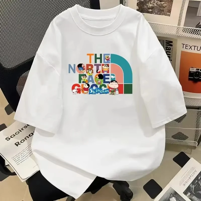 Baby Clothing High End - เสื้อยืดแฟชั่นฤดูร้อนใหม่ปี 2026 แบรนด์หรู ลายการ์ตูนชินจัง รุ่นพิเศษสำหรับเด็กชายและเด็กหญิง ผ้าฝ้ายพิมพ์ลาย